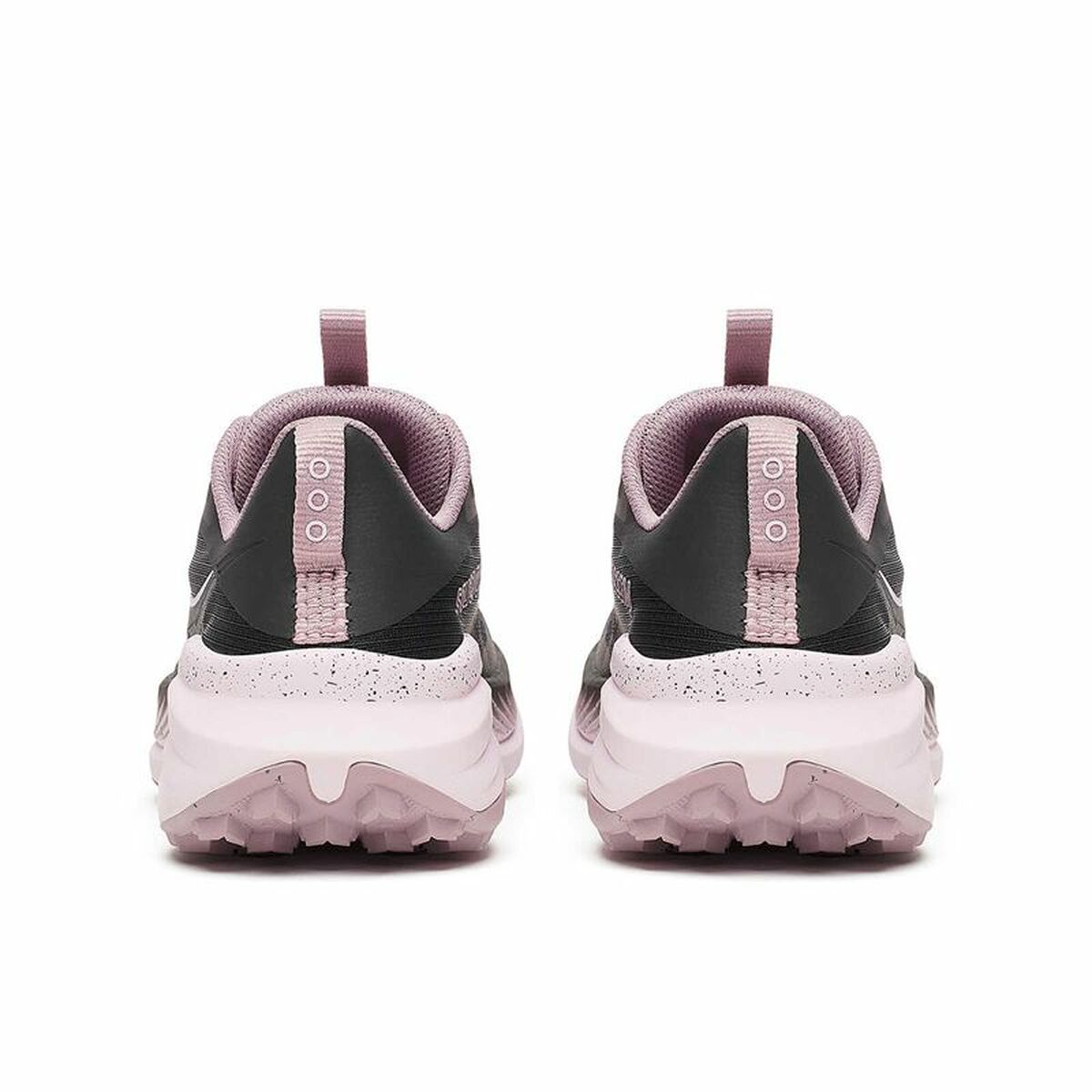 "Saucony Xodus Ultra 3 – slitstark och stabil trailsko för tekniska stigar"