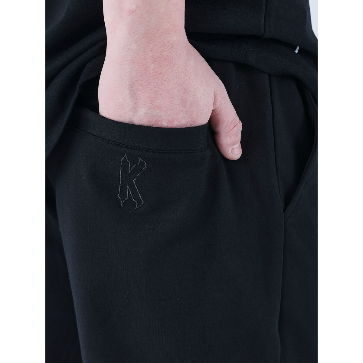 V3HE88AC81BDED66820B5A8679A2988653FR5846334P5