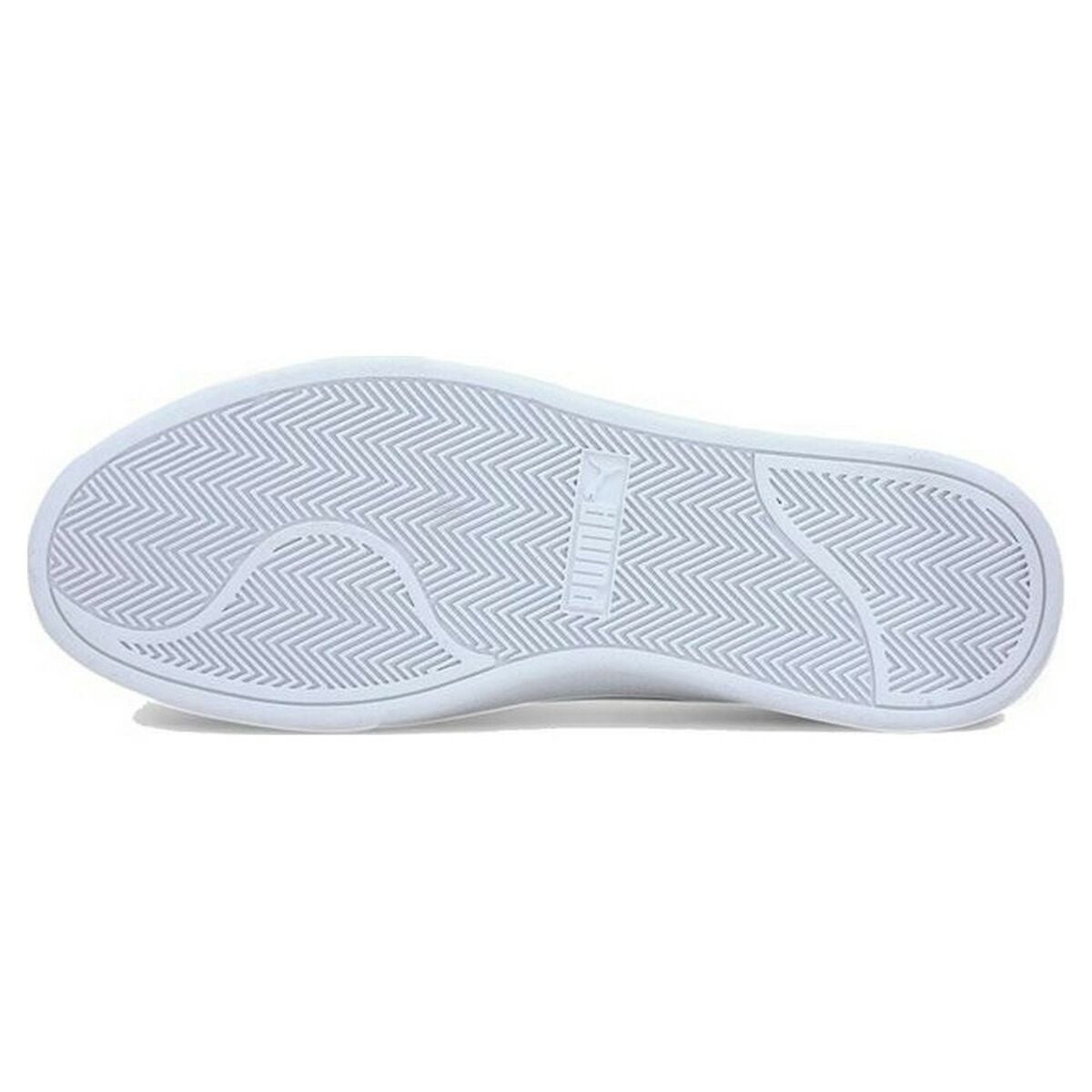 "Puma Shuffle svart sula med greppzoner för stabilitet och rörelsefrihet."