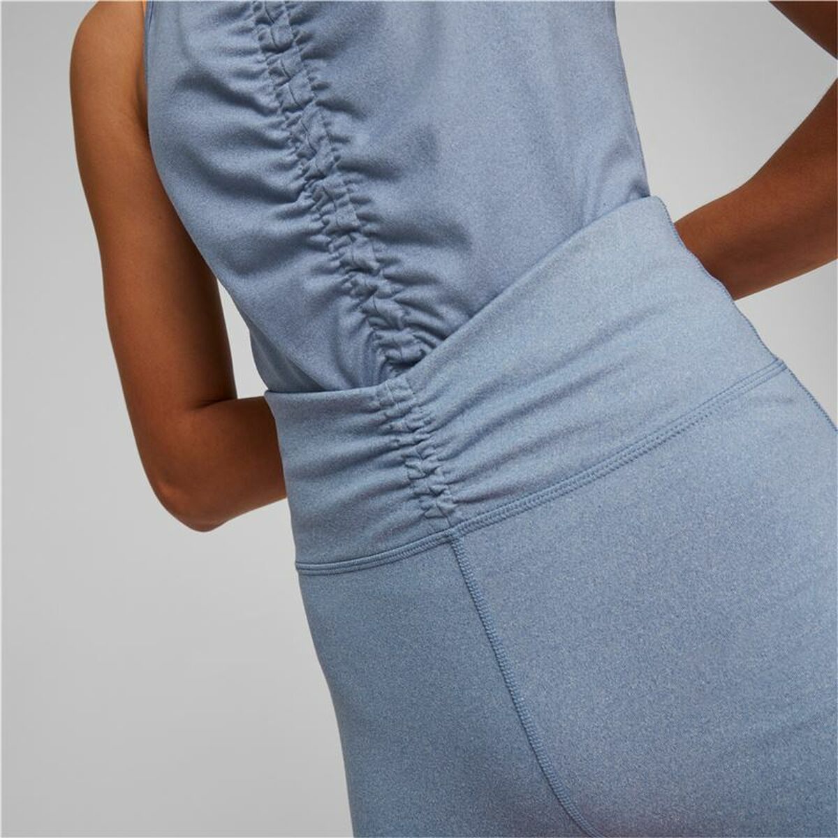 V8HF79EE32E8A4E57B4A1E167C446A45C17R4769500P7