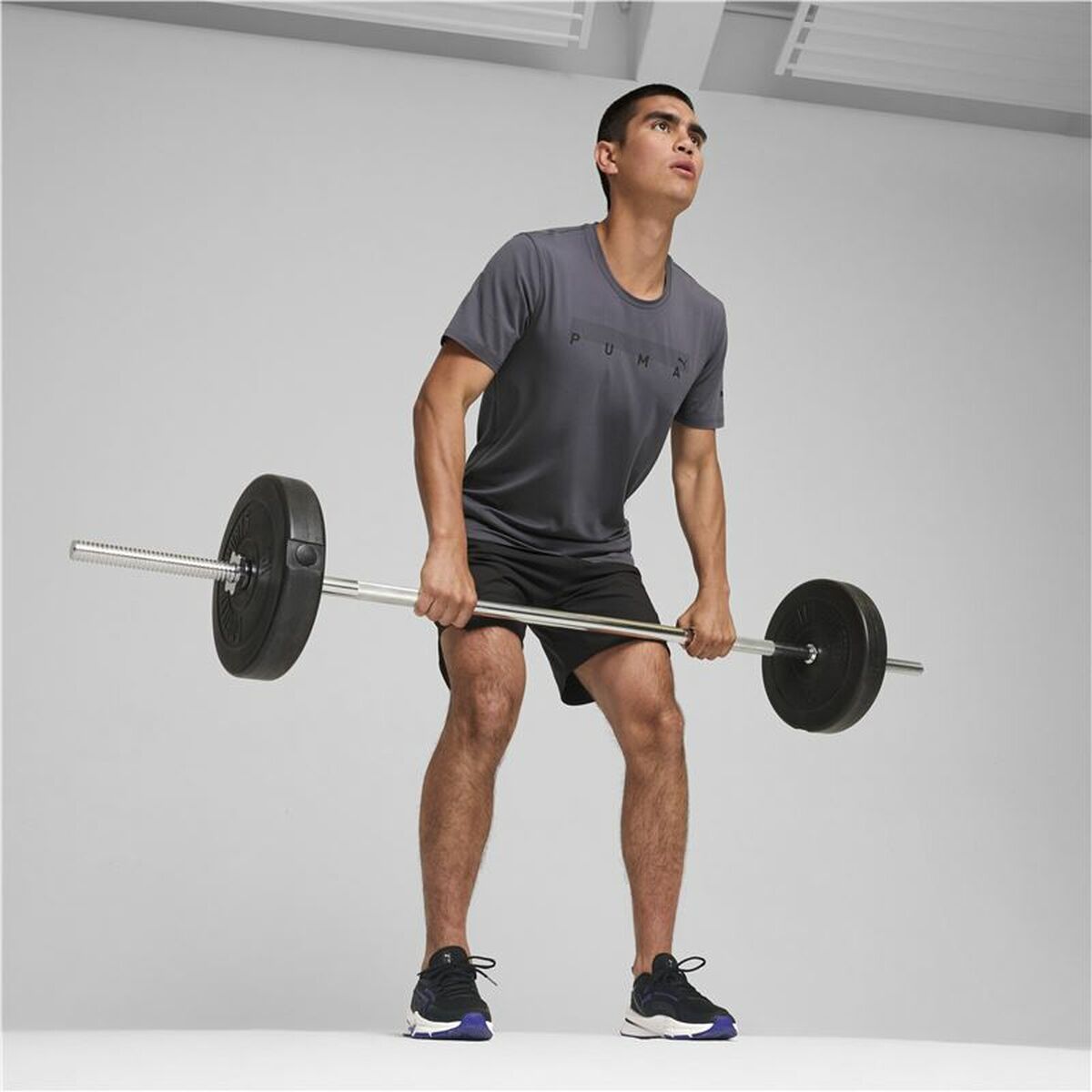 "Detalj av Puma Pwrframe Tr 3 svart design med PWRFRAME-teknologi"