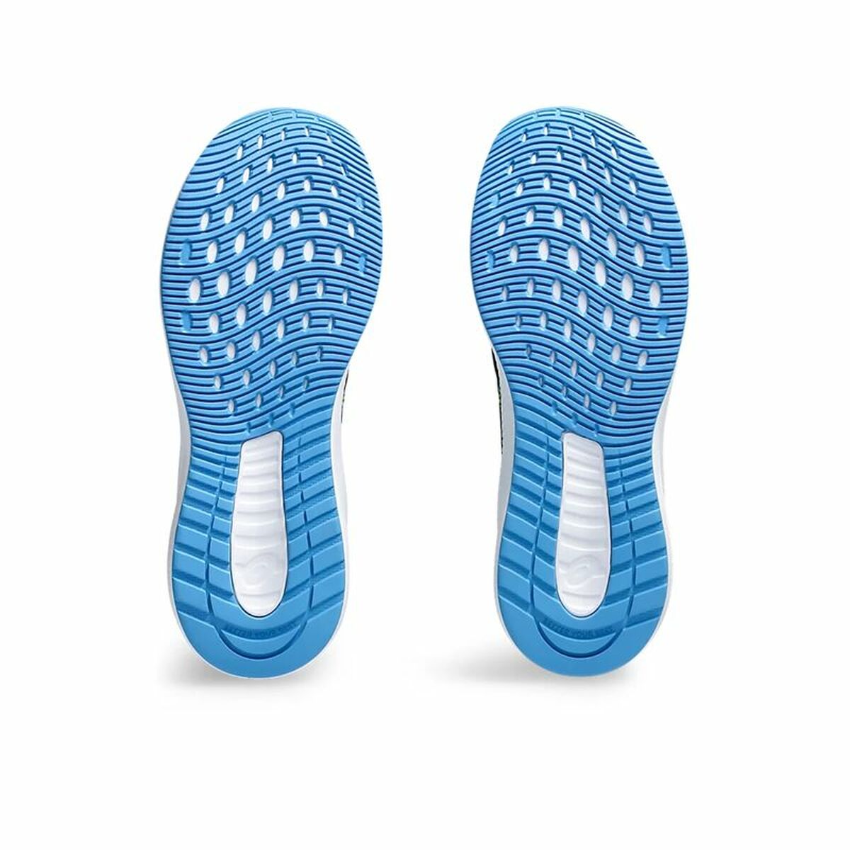 "Asics Patriot 13 GS barnsko med slitstark yttersula och flexspår för grepp och stabilitet."