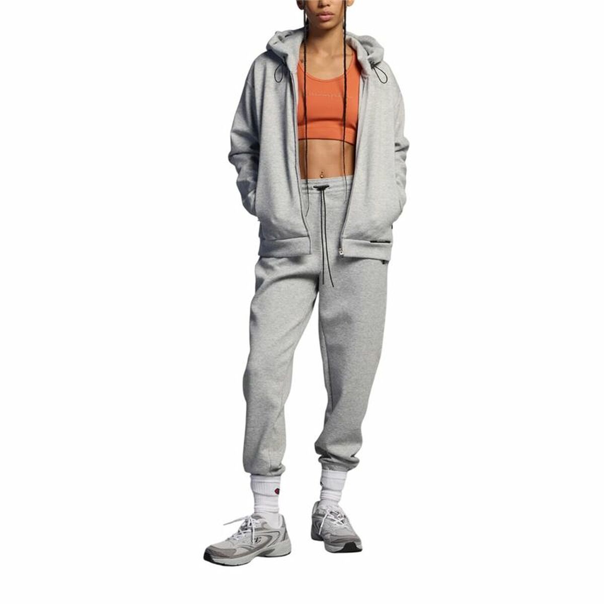 "Champion Hcp sport-bh svart – helkroppsbild på modell under träning."