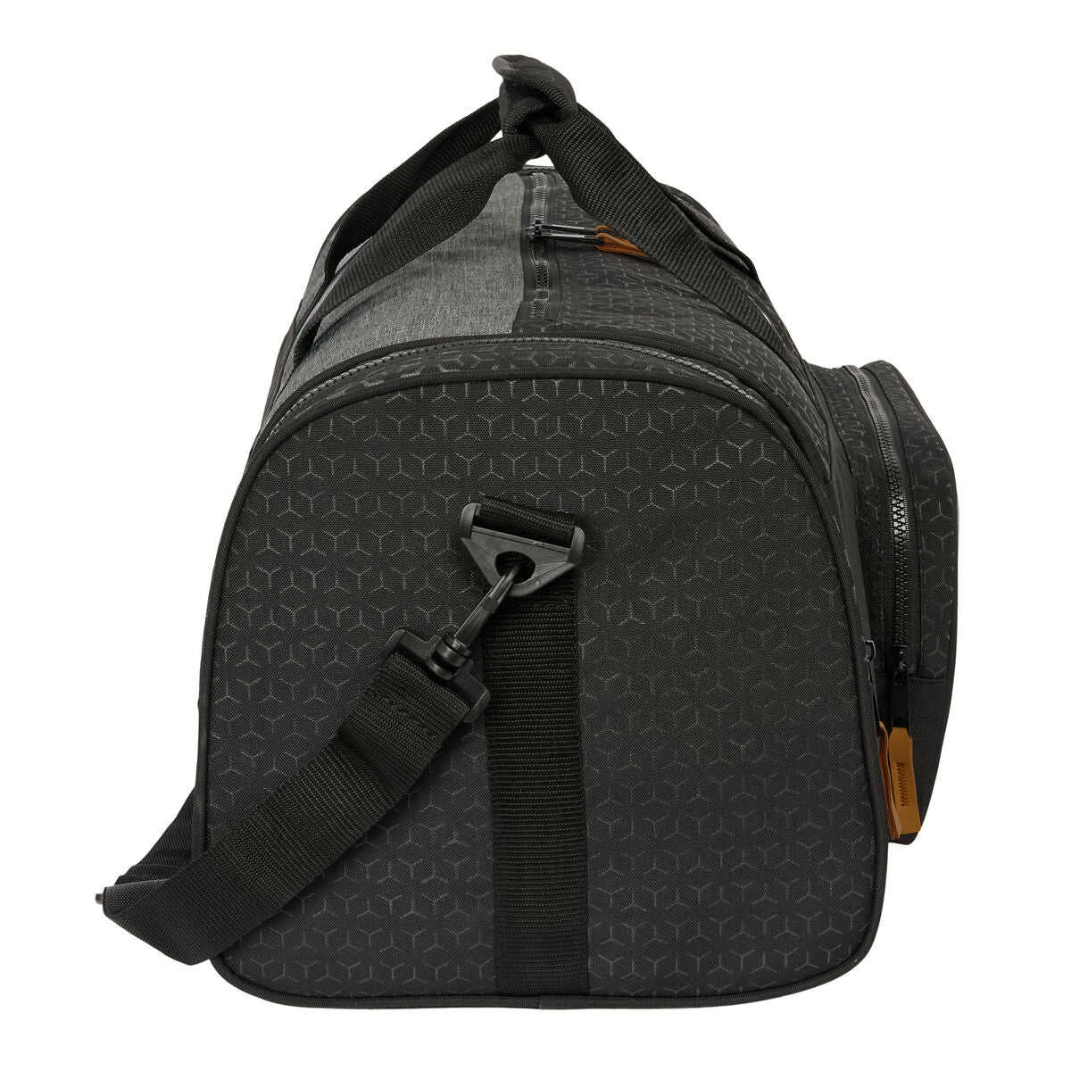 "BlackFit8 Old School svart och grå sportväska sedd från sidan"