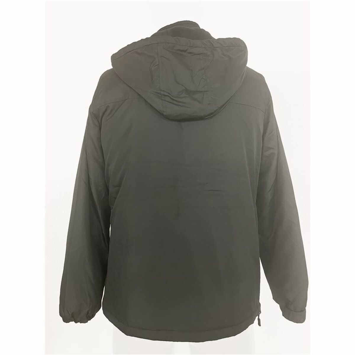 "Framsida av Alphaventure Bicasel svart sportjacka – bekväm passform och sportig design."