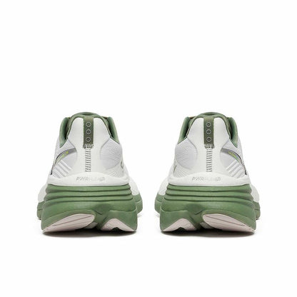 "Saucony Hurricane 24 ergonomisk passform och stabil konstruktion"