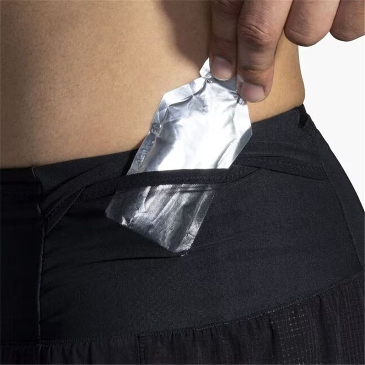 "Brooks High Point 5 2-in-1 trailshorts herr detalj midja"