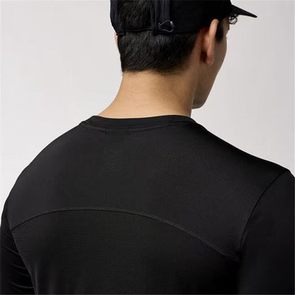 "Brooks Atmosphere Long Sleeve 3.0 tröja herr svart framifrån"