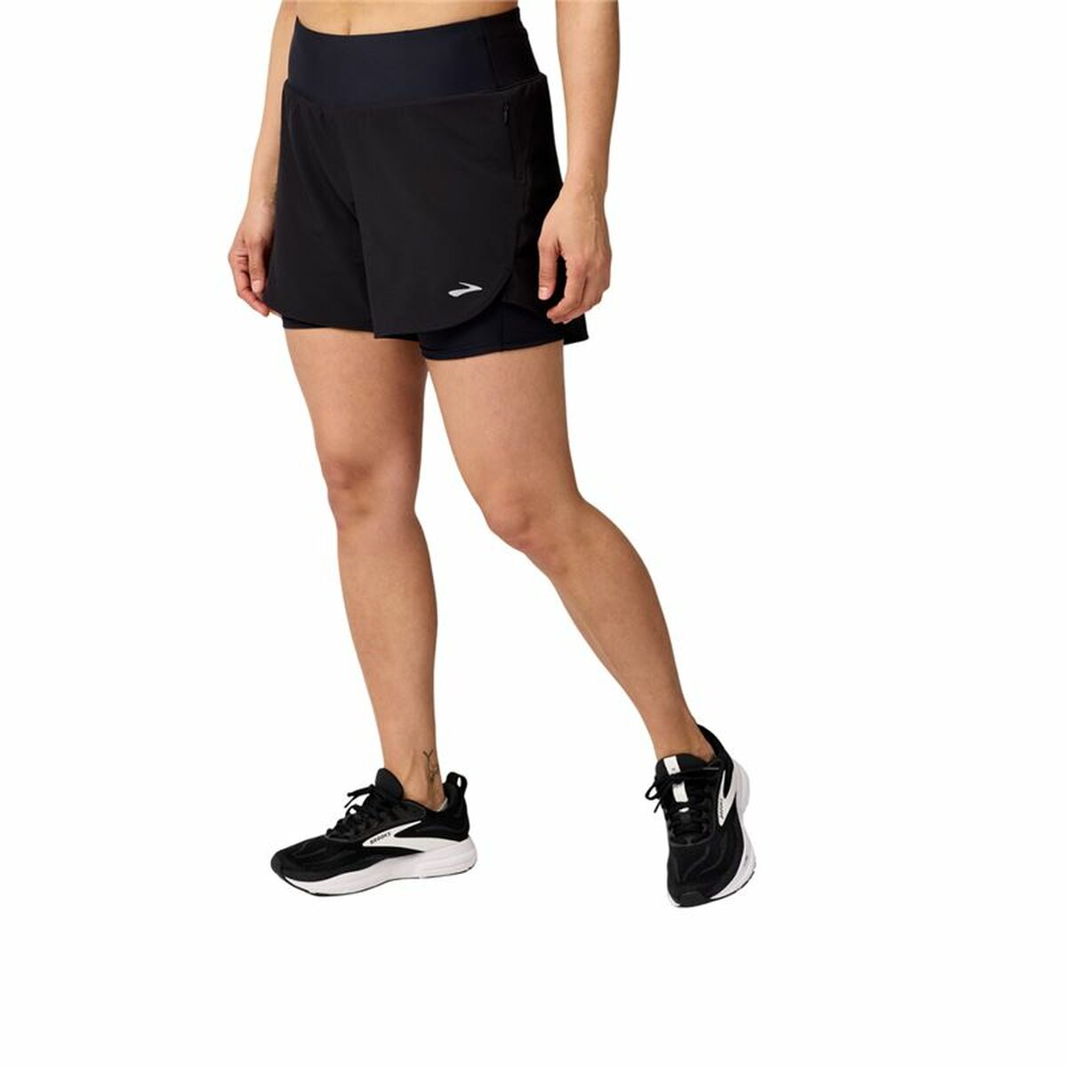 "Brooks Chaser 5 2-in-1 sportshorts dam framifrån"