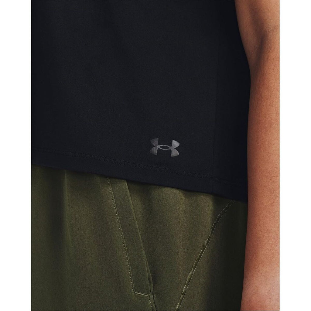 "Under Armour fitness t-shirt dam svart passform detalj"