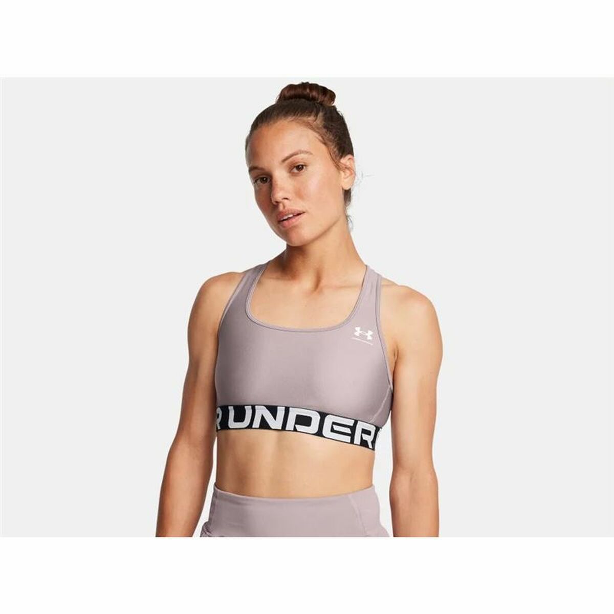 "Under Armour Fitness sport-bh grå – modell framtill under träning."