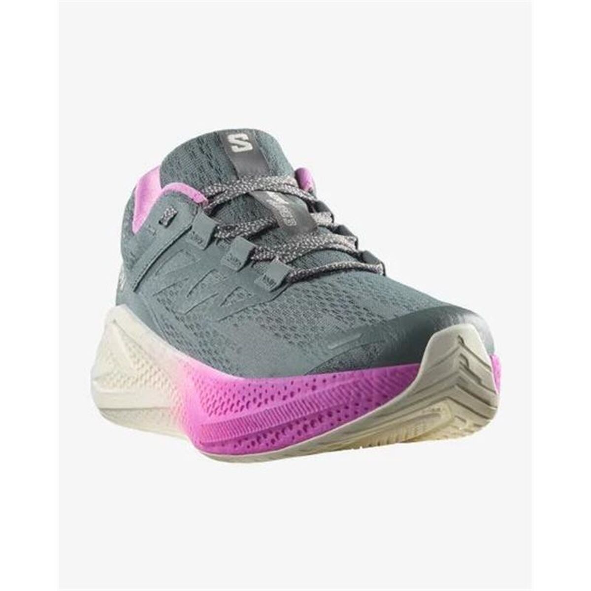 "Salomon Aero Glide 3 löparskor dam i användning"