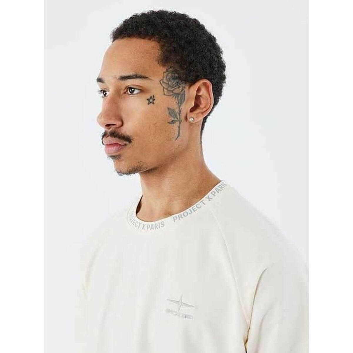 V2HF00695F0A52FD46F453DC11FACEFE43AR7068949P3