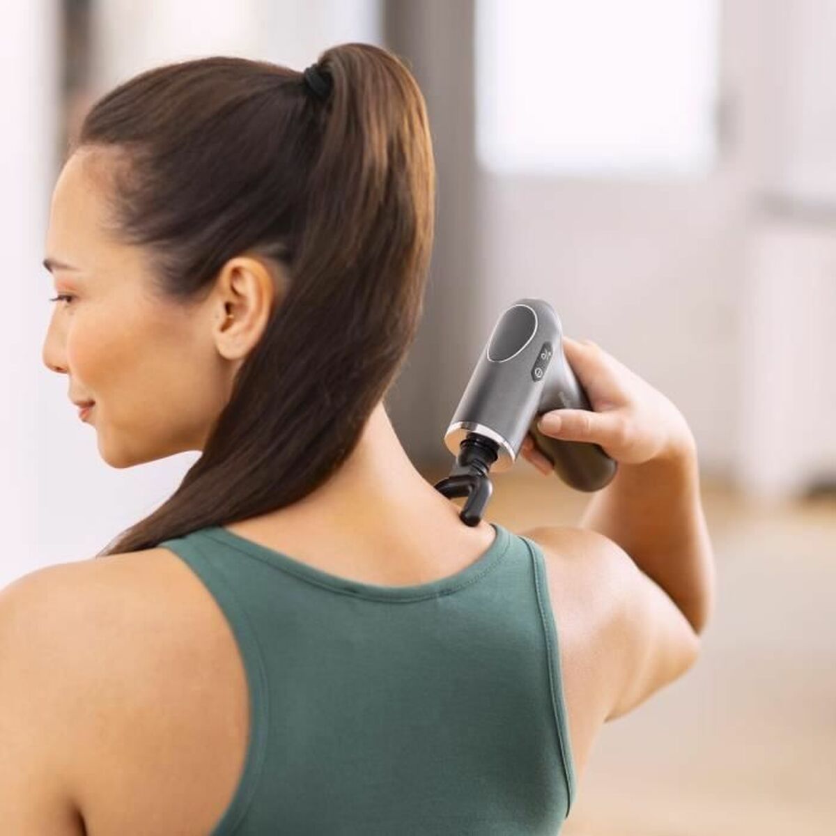 "Medisana 88999 massagerpistol med värme och kyla"