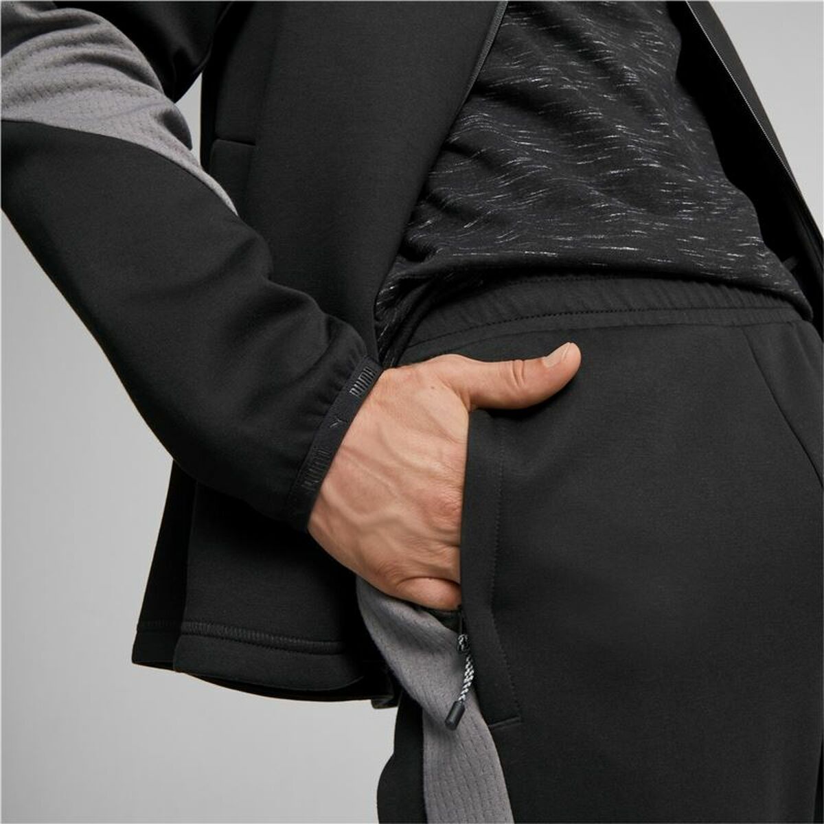 V6HFEBC664B63A22D13ADADB322CFC8D983R2562042P5