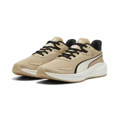 "Puma Skyrocket Lite unisex sko på asfalt"
