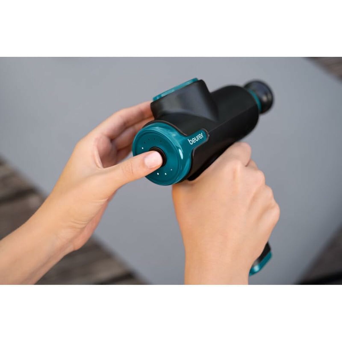 "Beurer MG99LE massagepistol – detaljer närbild"
