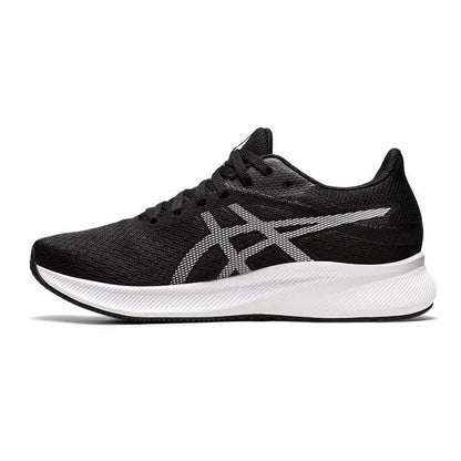 "Asics Patriot 13 – ventilerande mesh och stabil design"