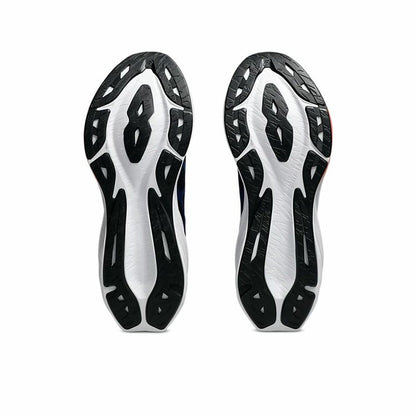 "Asics Dynablast 5 sula med FF BLAST-dämpning och AHAR-gummi"