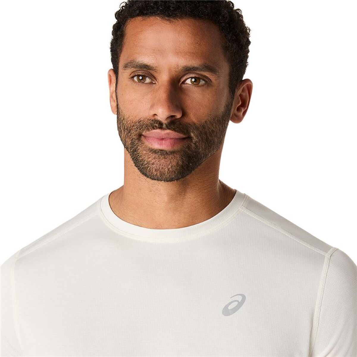 "Asics Core kortärmad t-shirt herr beige detalj"