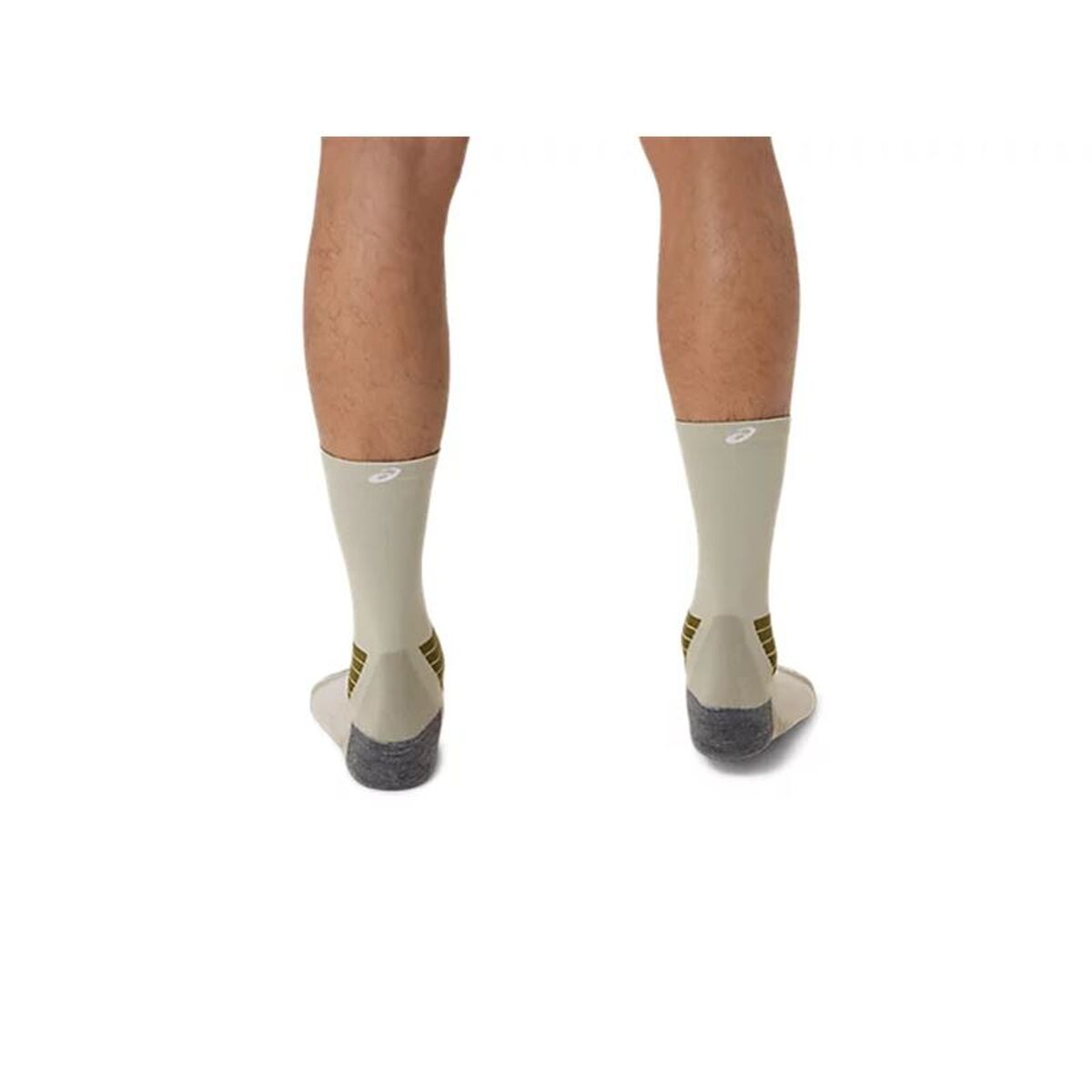 "Asics Fujitrail Crew trailstrumpor unisex ovanifrån"