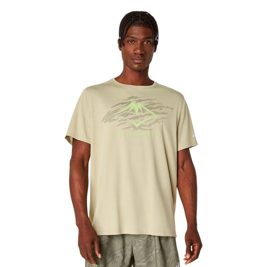 "Asics Fujitrail Logo T-shirt herr beige framifrån"