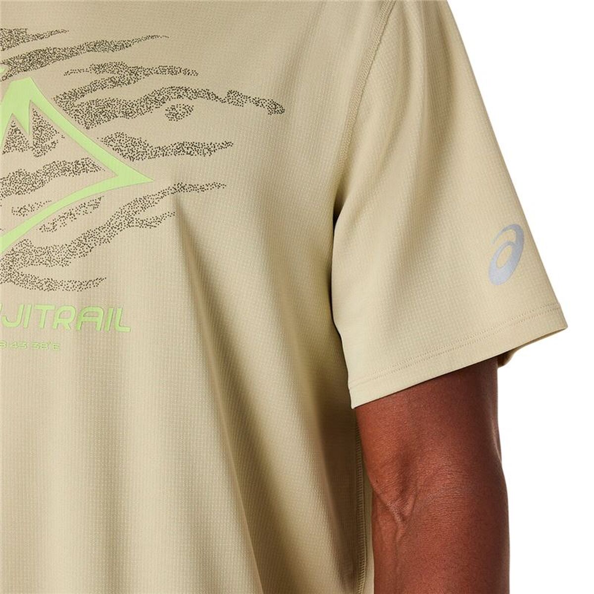 "Asics Fujitrail Logo tränings T-shirt herr beige sida"