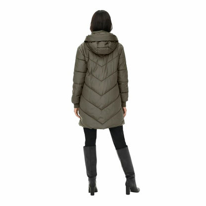 "Only JDYSKYlar sportjacka dam – modell bakifrån med smal passform."