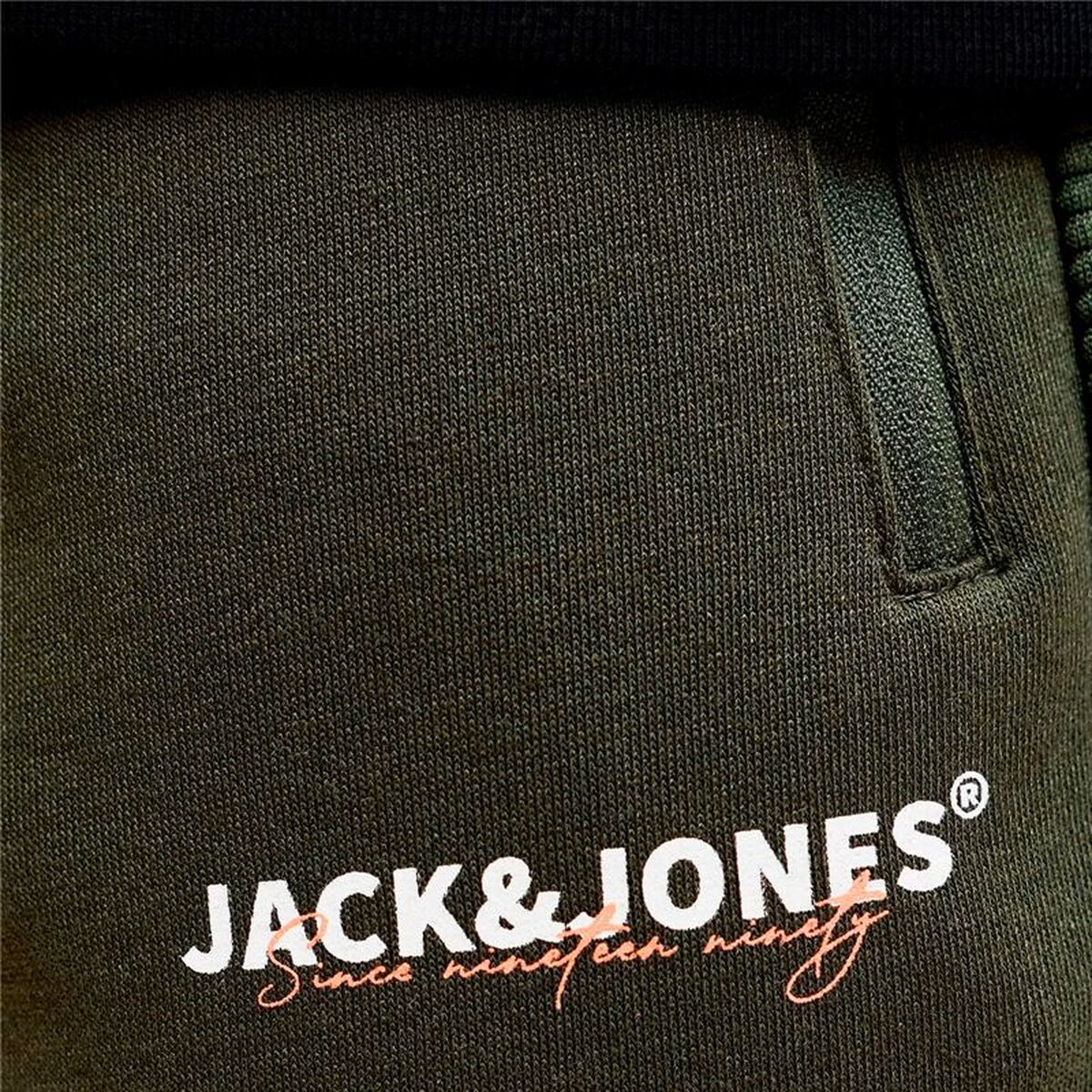 "Jack & Jones JPSTGordon Yuki träningsbyxor herr oliv detalj"
