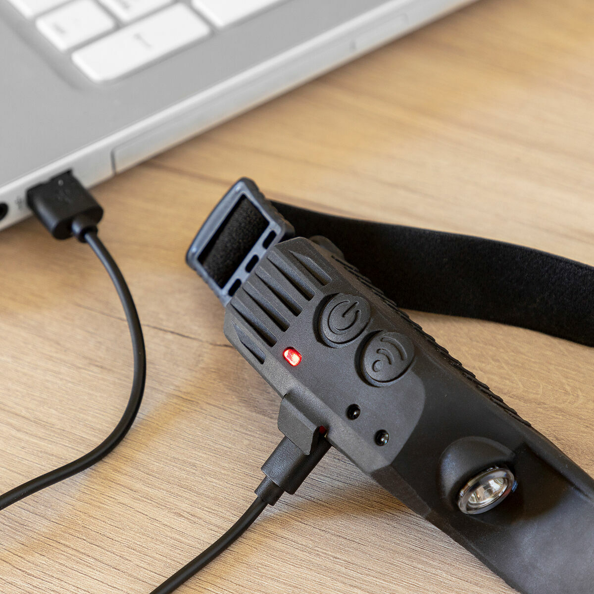 "InnovaGoods Recobright – laddningsbar via USB-C kabel"