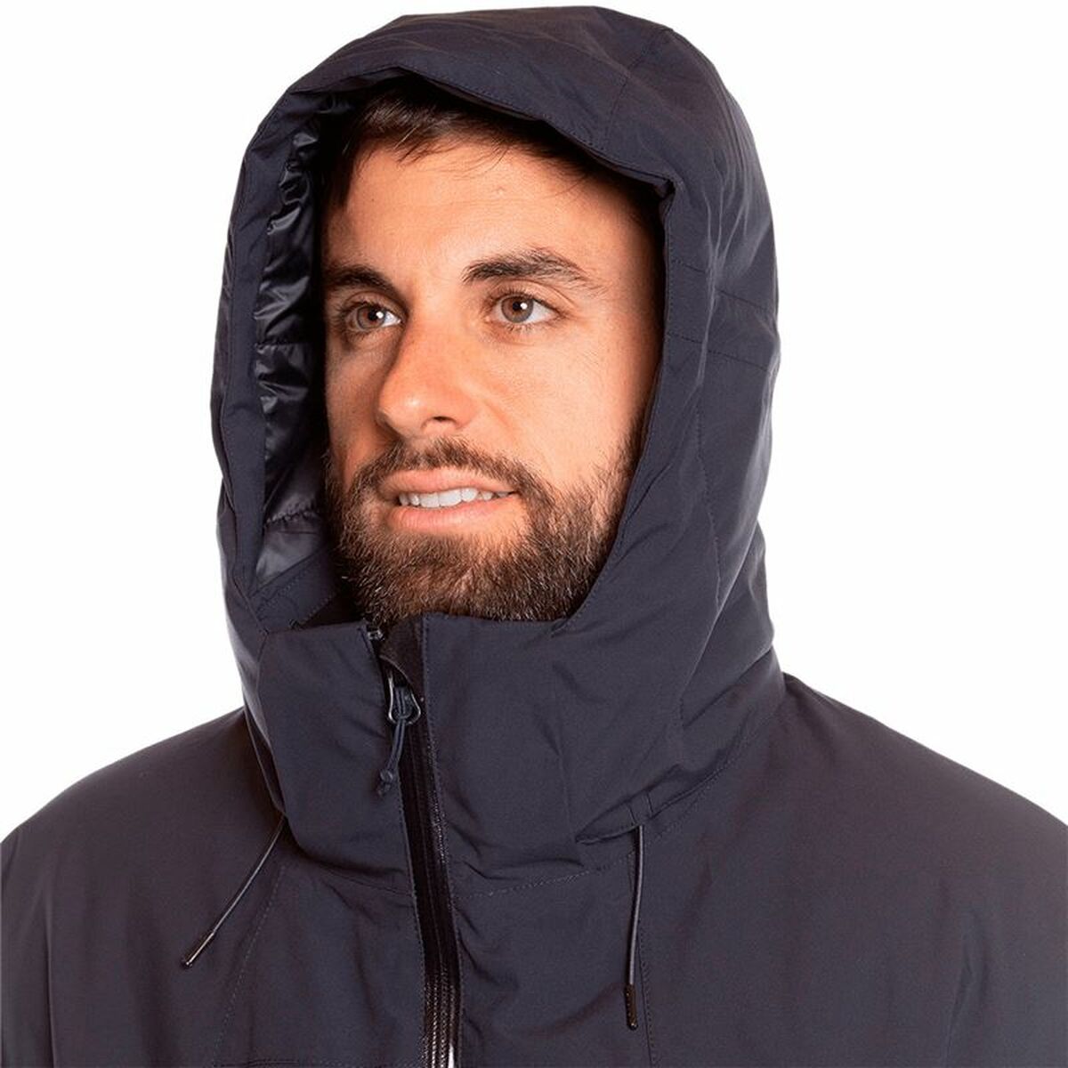 "Närbild på huva och dragkedja på Trangoworld Quercos Termic mörkblå jacka."