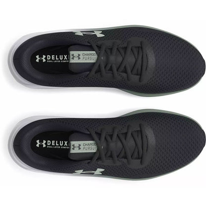 "Under Armour Charged Pursuit damsko med lätt mellansula och slitstark yttersula för löpning och träning."