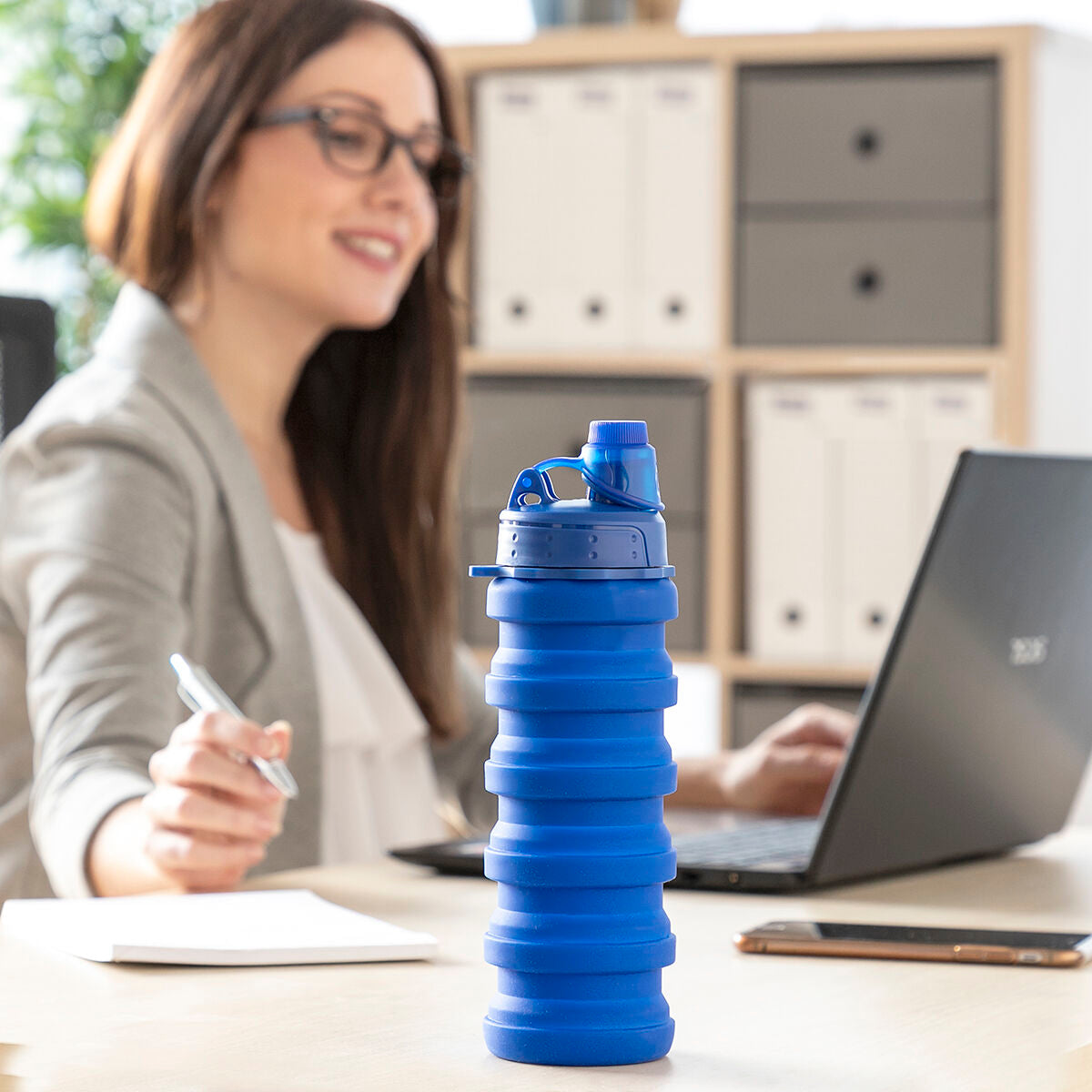 "Hopvikt och utfälld Bentle InnovaGoods vattenflaska 500 ml"